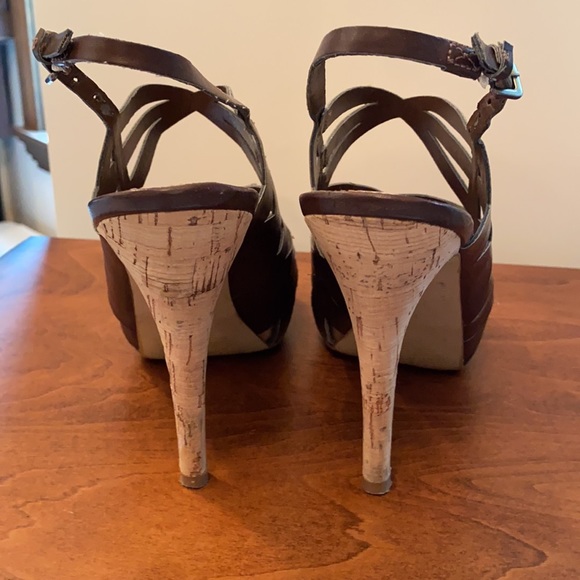 Marc Fisher platform pumps - Picture 3 of 5